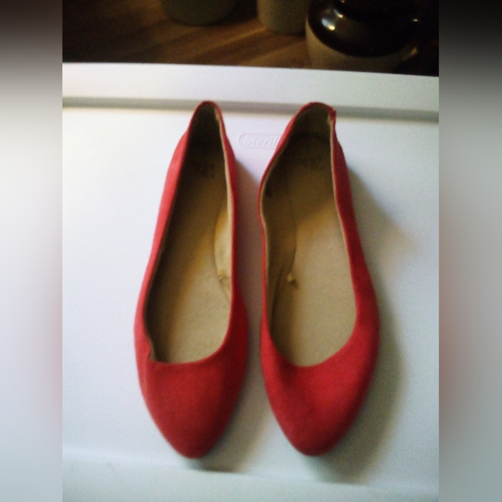 Women's flats